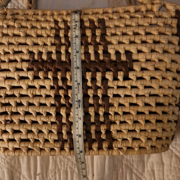 Beach Basket - Handwoven in Jamaica - Picture 6 of 8